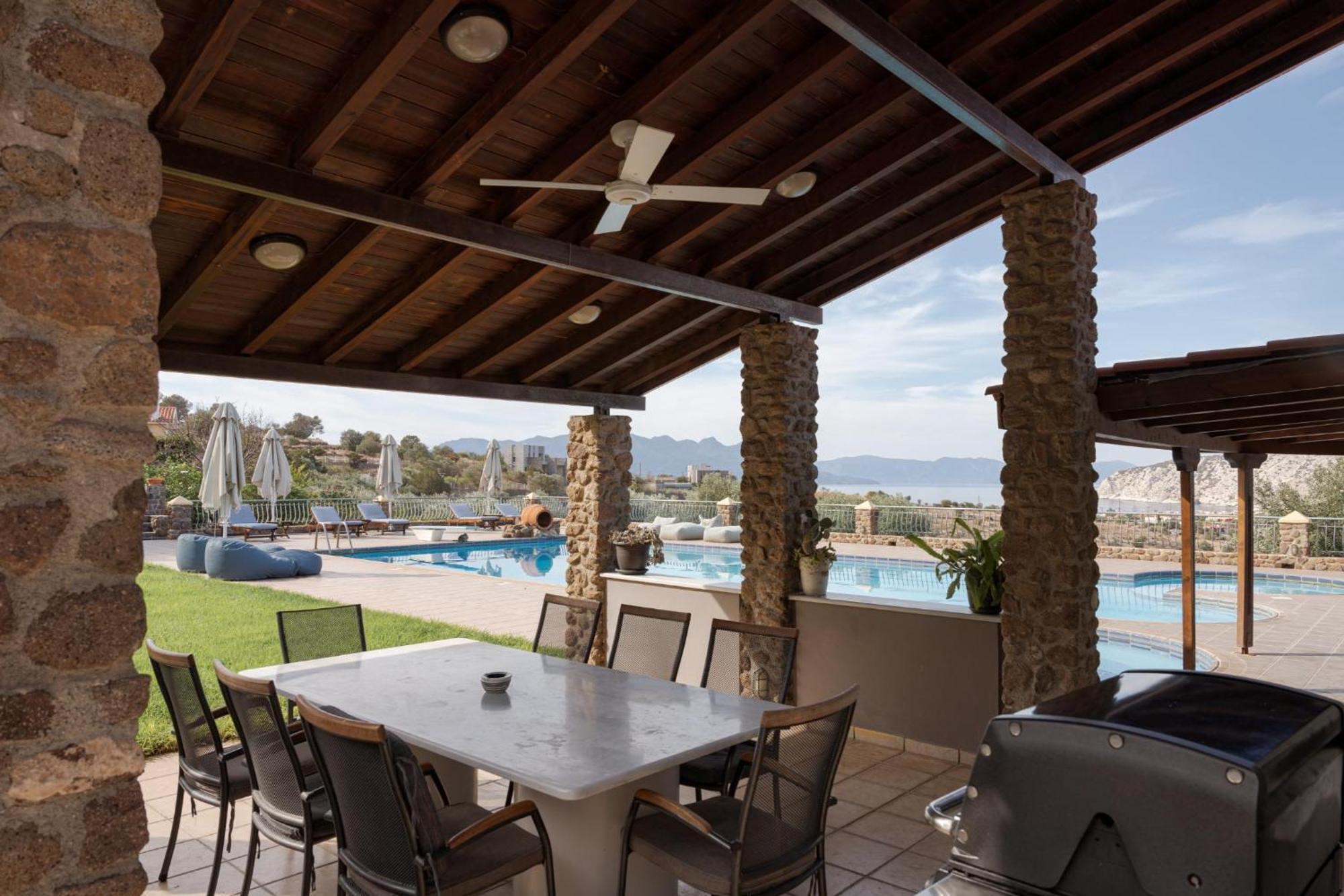 פרדיקה Aelia & Melitta Villas מראה חיצוני תמונה